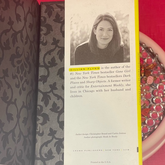 THE GROWNUP BY GILLIAN FLYNN - Picture 4 of 8